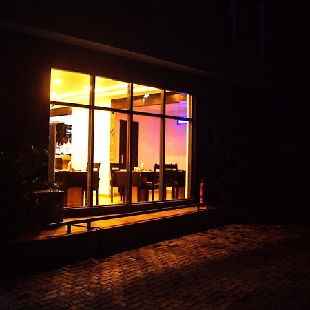 Hotel Capitol Ikeja Ngoại thất bức ảnh