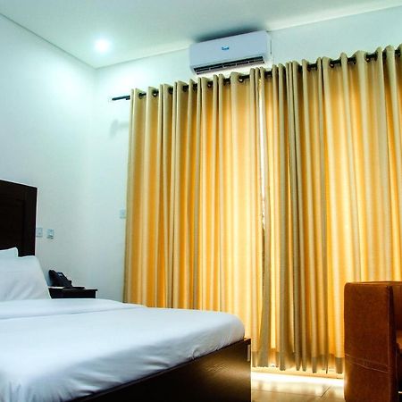 Hotel Capitol Ikeja Ngoại thất bức ảnh
