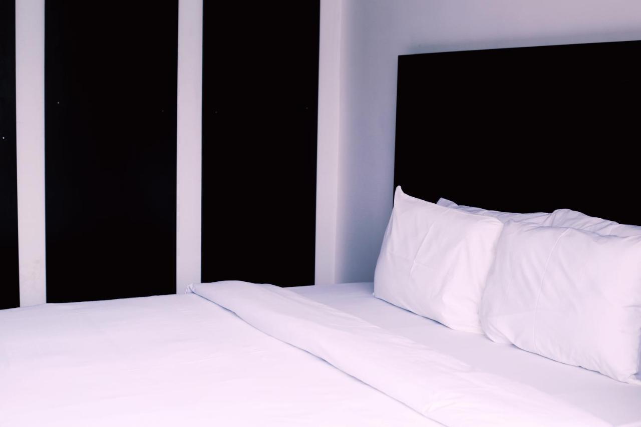 Hotel Capitol Ikeja Ngoại thất bức ảnh