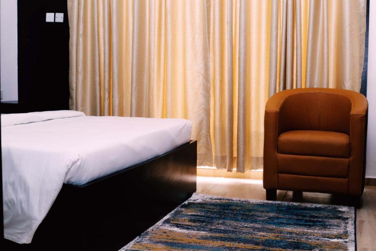 Hotel Capitol Ikeja Ngoại thất bức ảnh