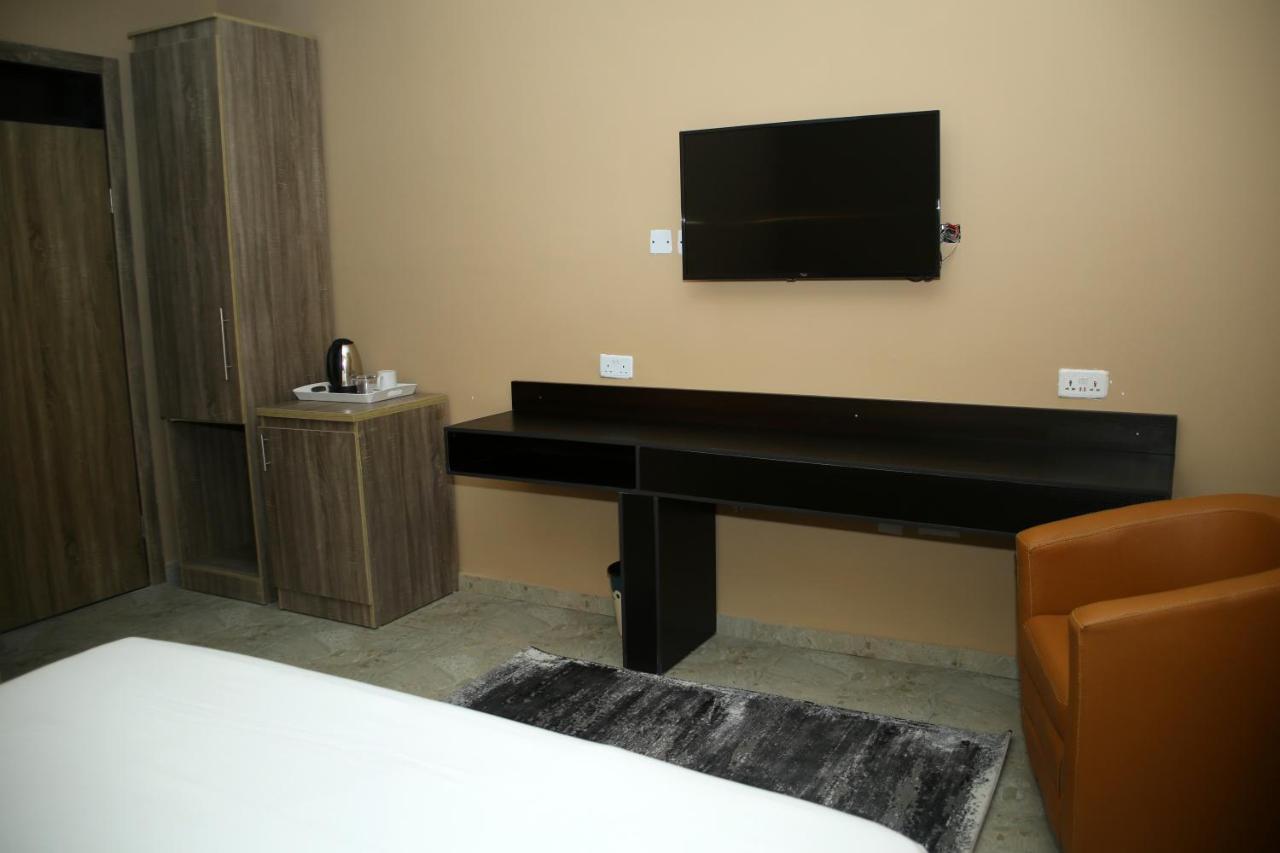 Hotel Capitol Ikeja Ngoại thất bức ảnh