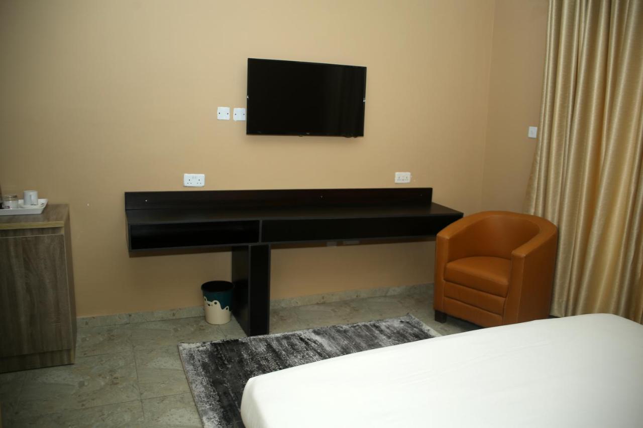 Hotel Capitol Ikeja Ngoại thất bức ảnh