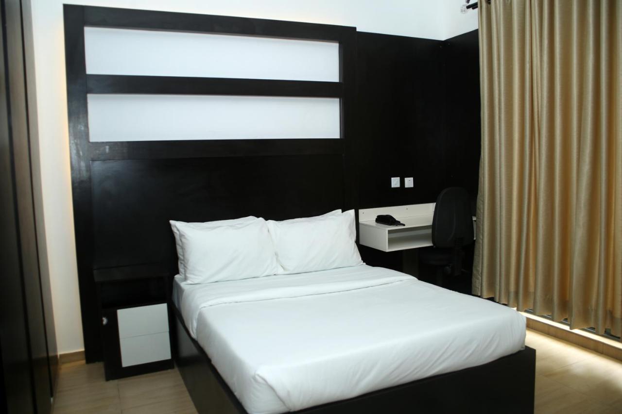 Hotel Capitol Ikeja Ngoại thất bức ảnh