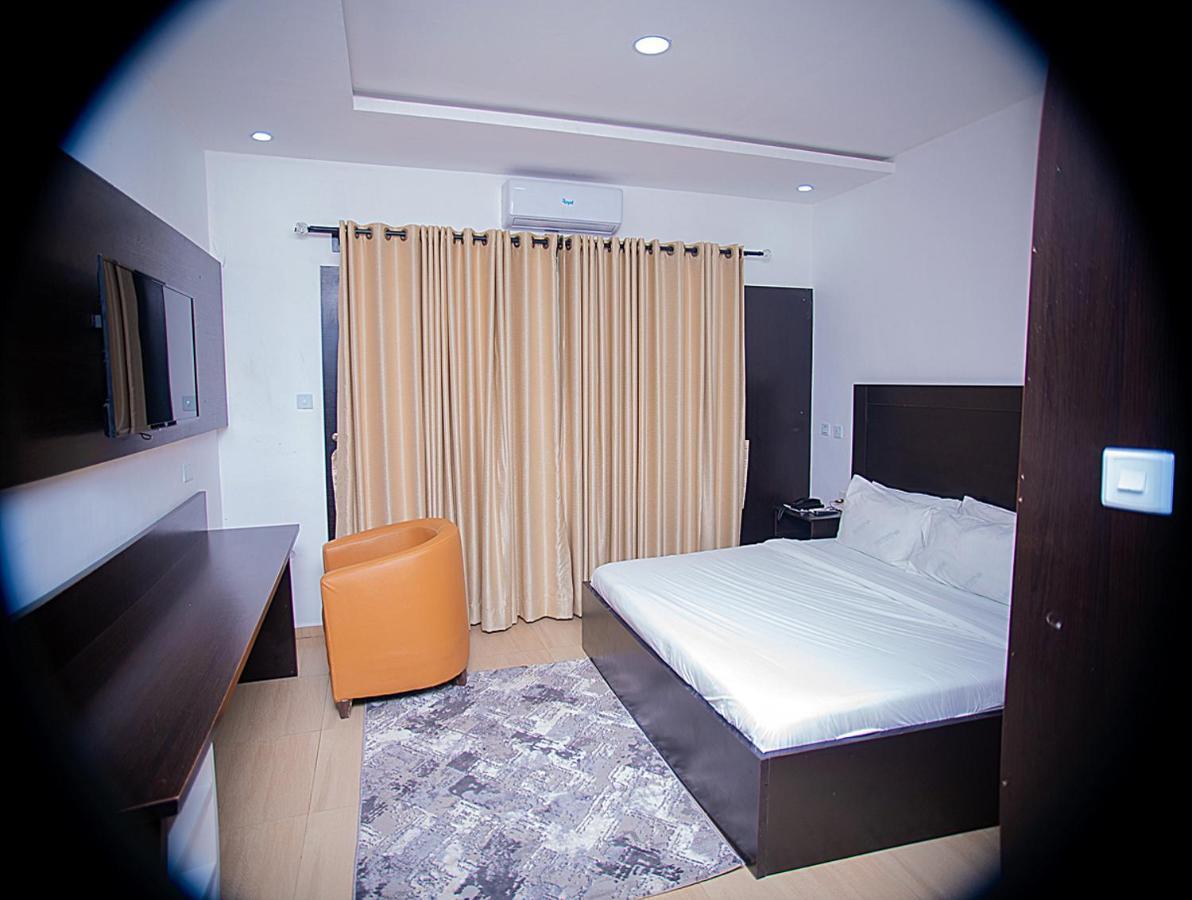 Hotel Capitol Ikeja Ngoại thất bức ảnh