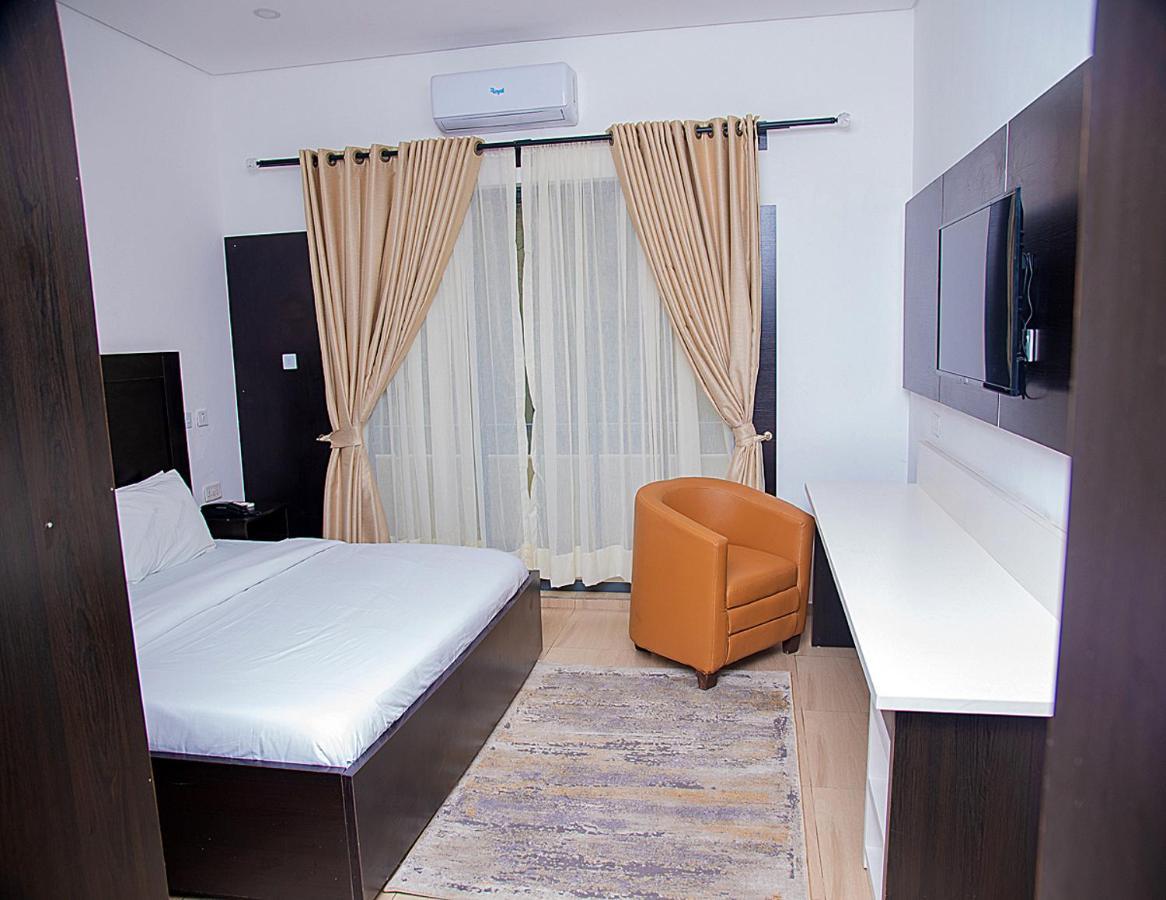 Hotel Capitol Ikeja Ngoại thất bức ảnh