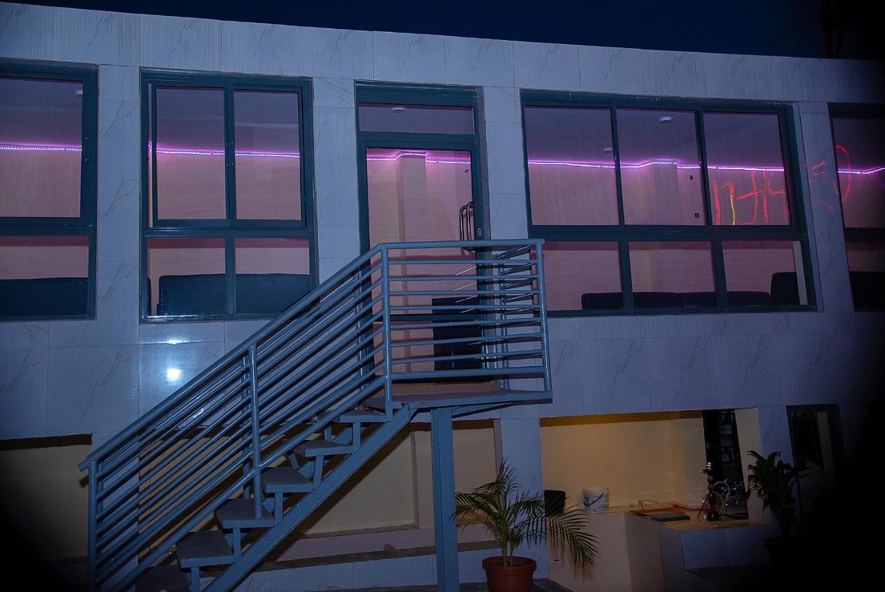 Hotel Capitol Ikeja Ngoại thất bức ảnh