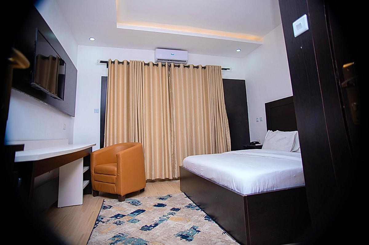 Hotel Capitol Ikeja Ngoại thất bức ảnh