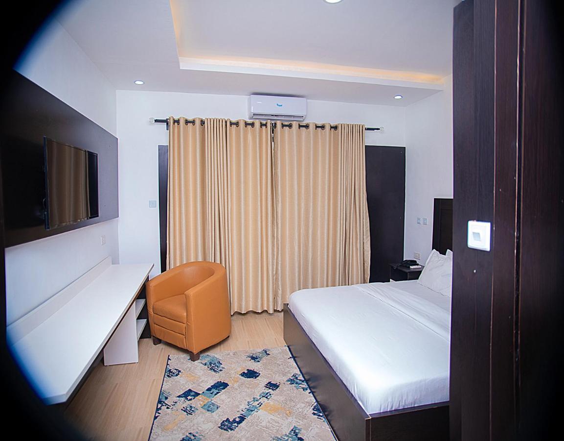 Hotel Capitol Ikeja Ngoại thất bức ảnh