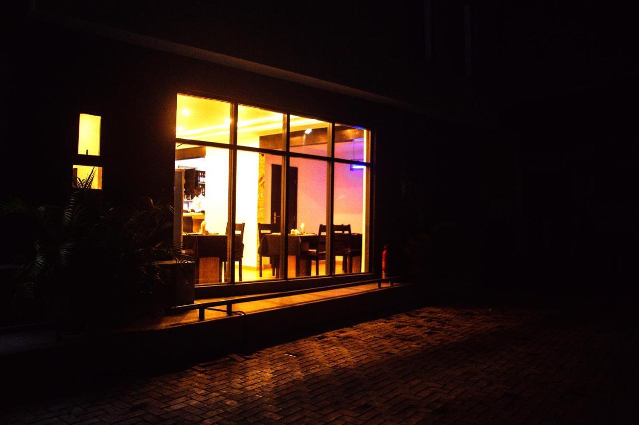 Hotel Capitol Ikeja Ngoại thất bức ảnh