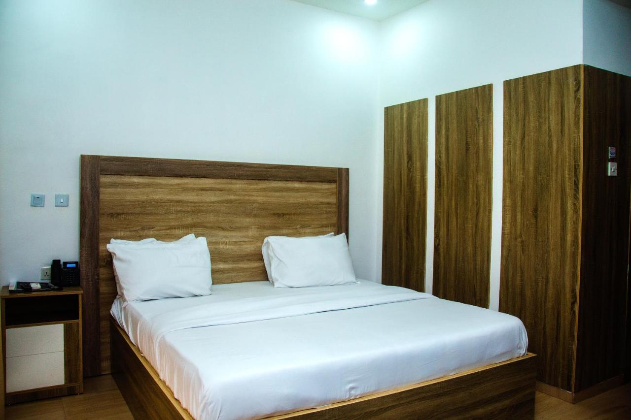 Hotel Capitol Ikeja Ngoại thất bức ảnh