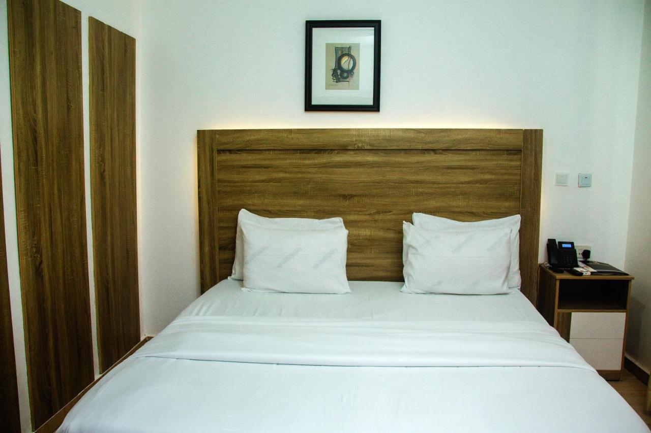 Hotel Capitol Ikeja Ngoại thất bức ảnh