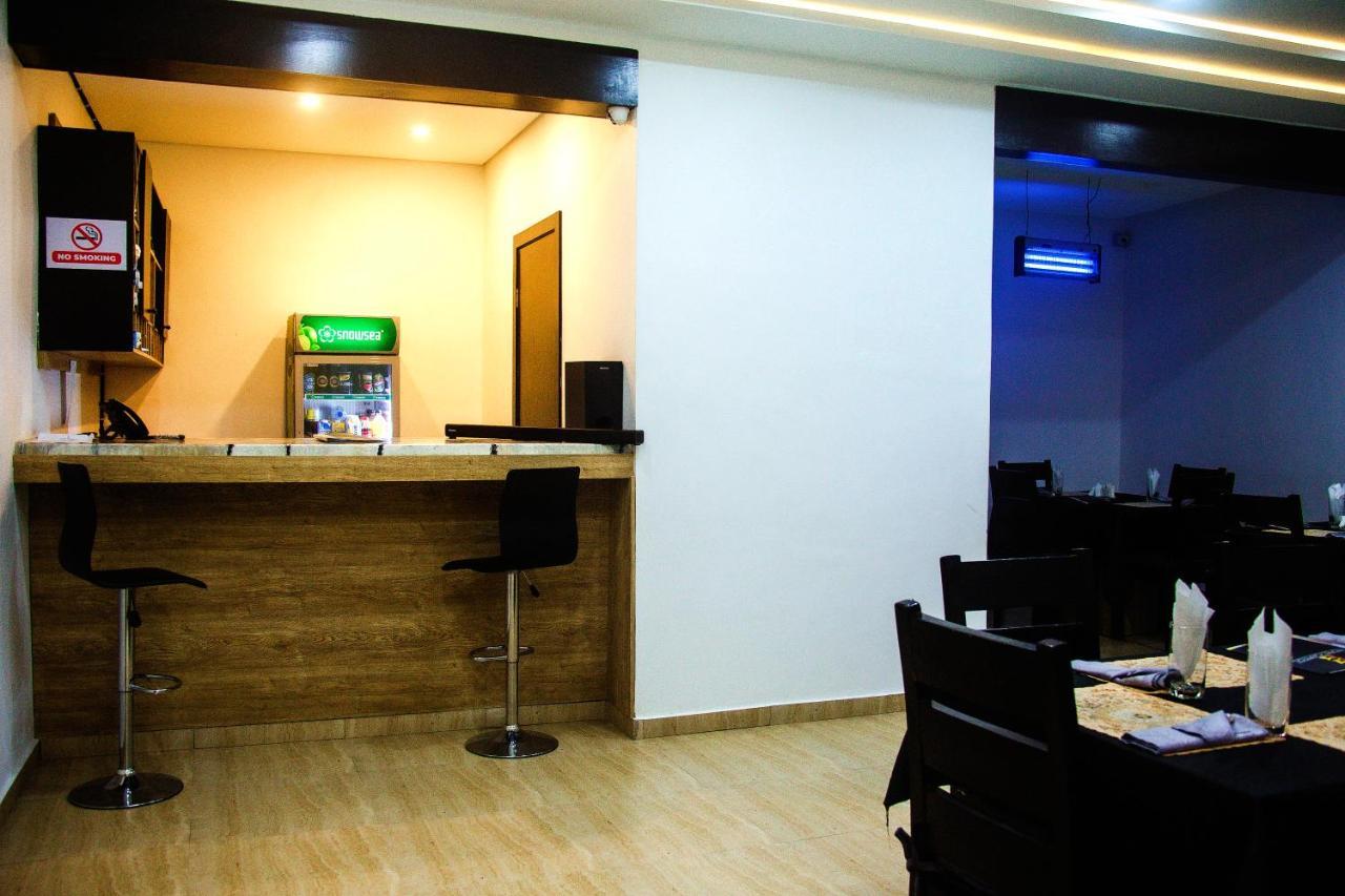 Hotel Capitol Ikeja Ngoại thất bức ảnh