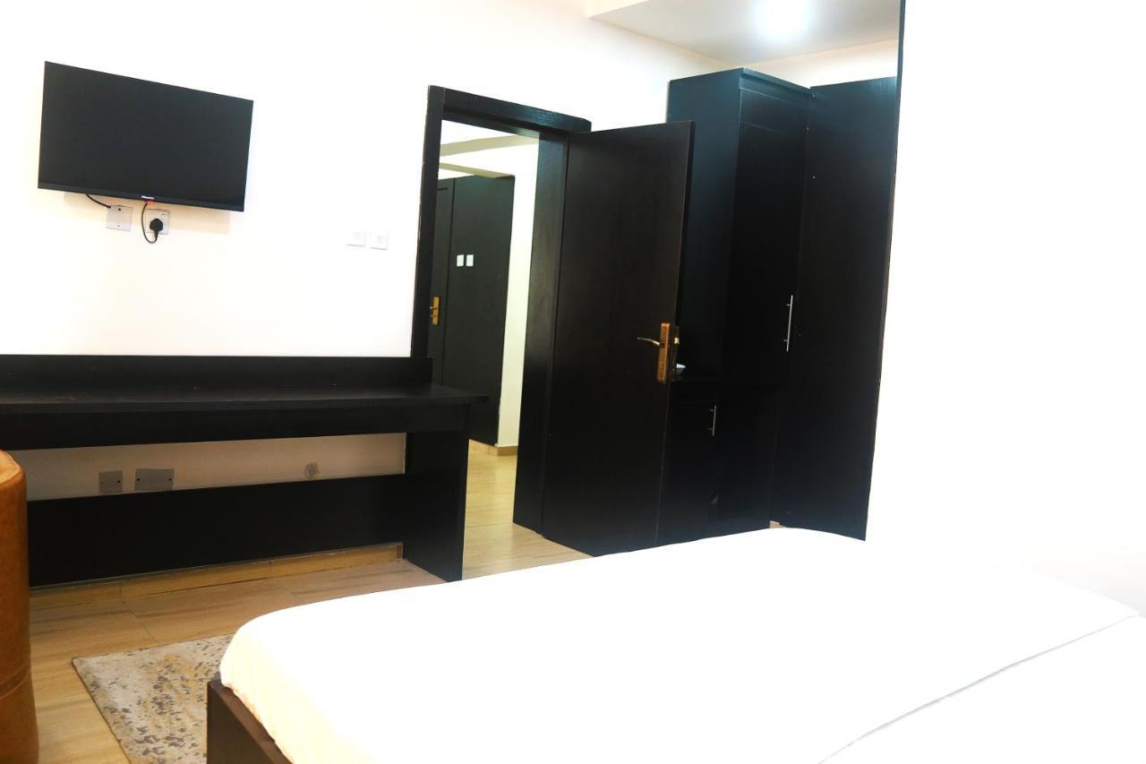 Hotel Capitol Ikeja Ngoại thất bức ảnh