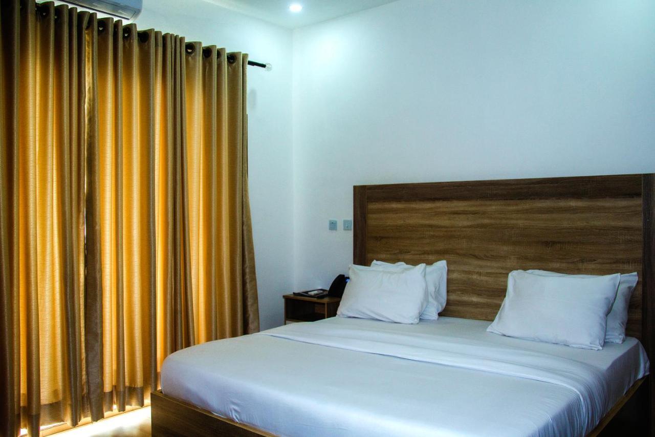 Hotel Capitol Ikeja Ngoại thất bức ảnh