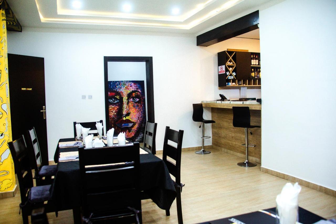 Hotel Capitol Ikeja Ngoại thất bức ảnh