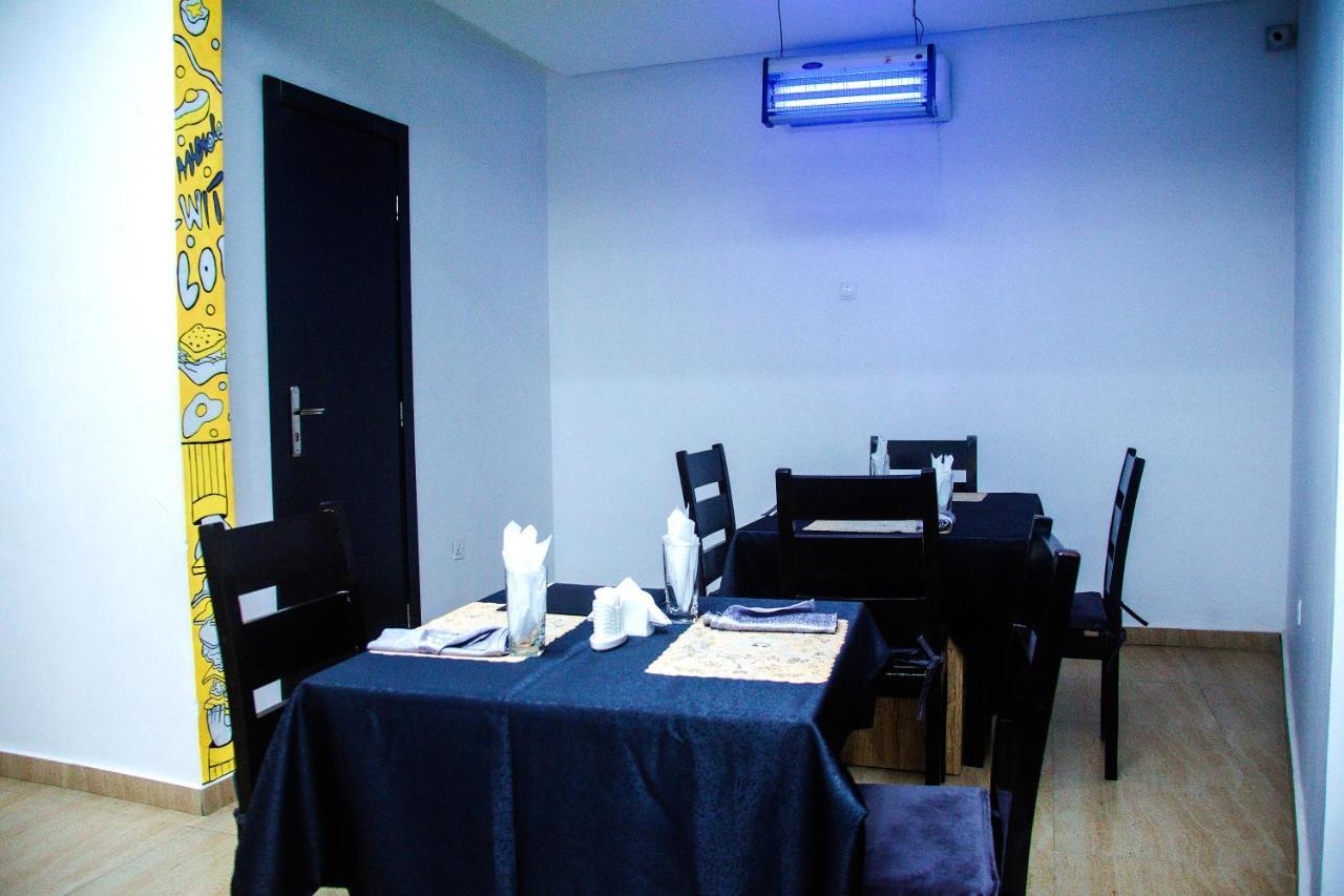 Hotel Capitol Ikeja Ngoại thất bức ảnh