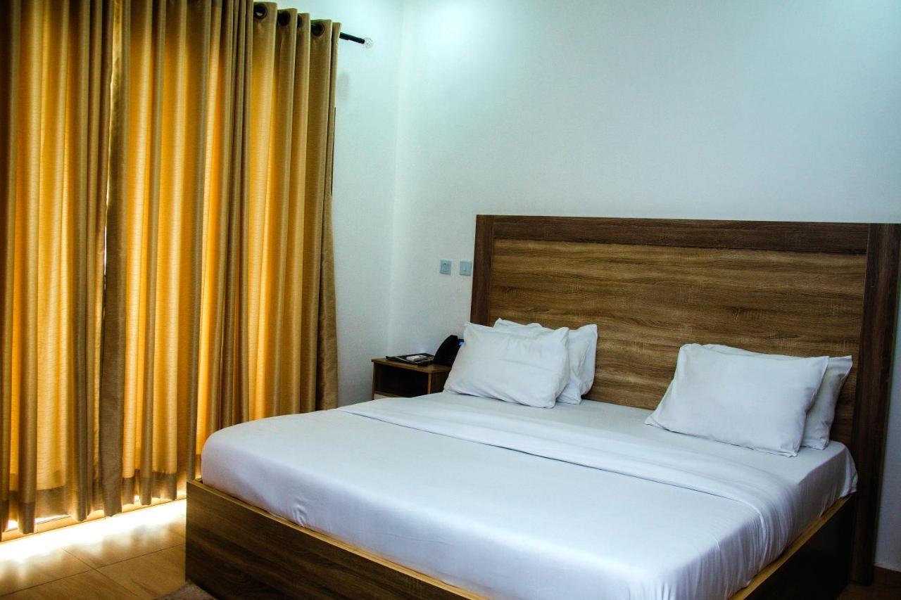 Hotel Capitol Ikeja Ngoại thất bức ảnh