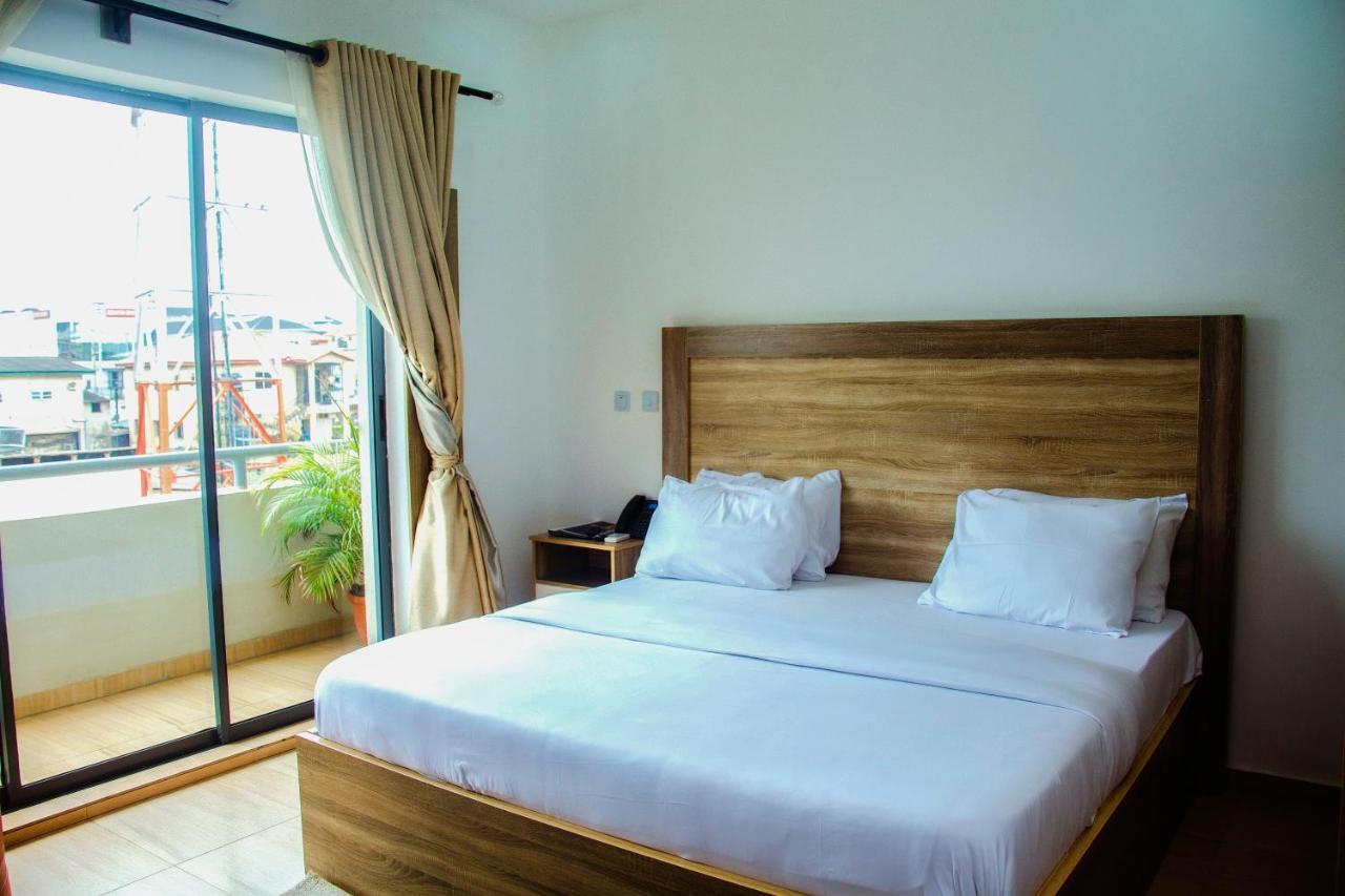 Hotel Capitol Ikeja Ngoại thất bức ảnh