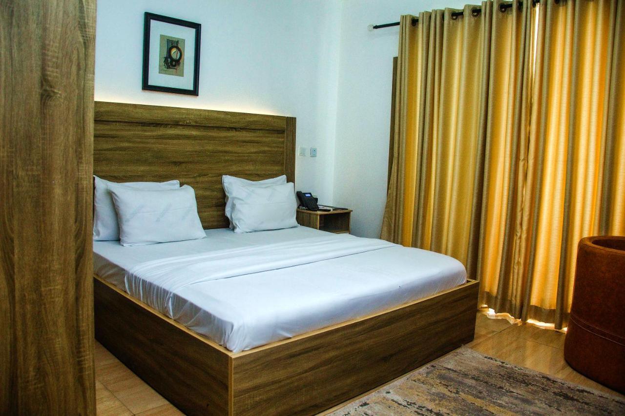 Hotel Capitol Ikeja Ngoại thất bức ảnh