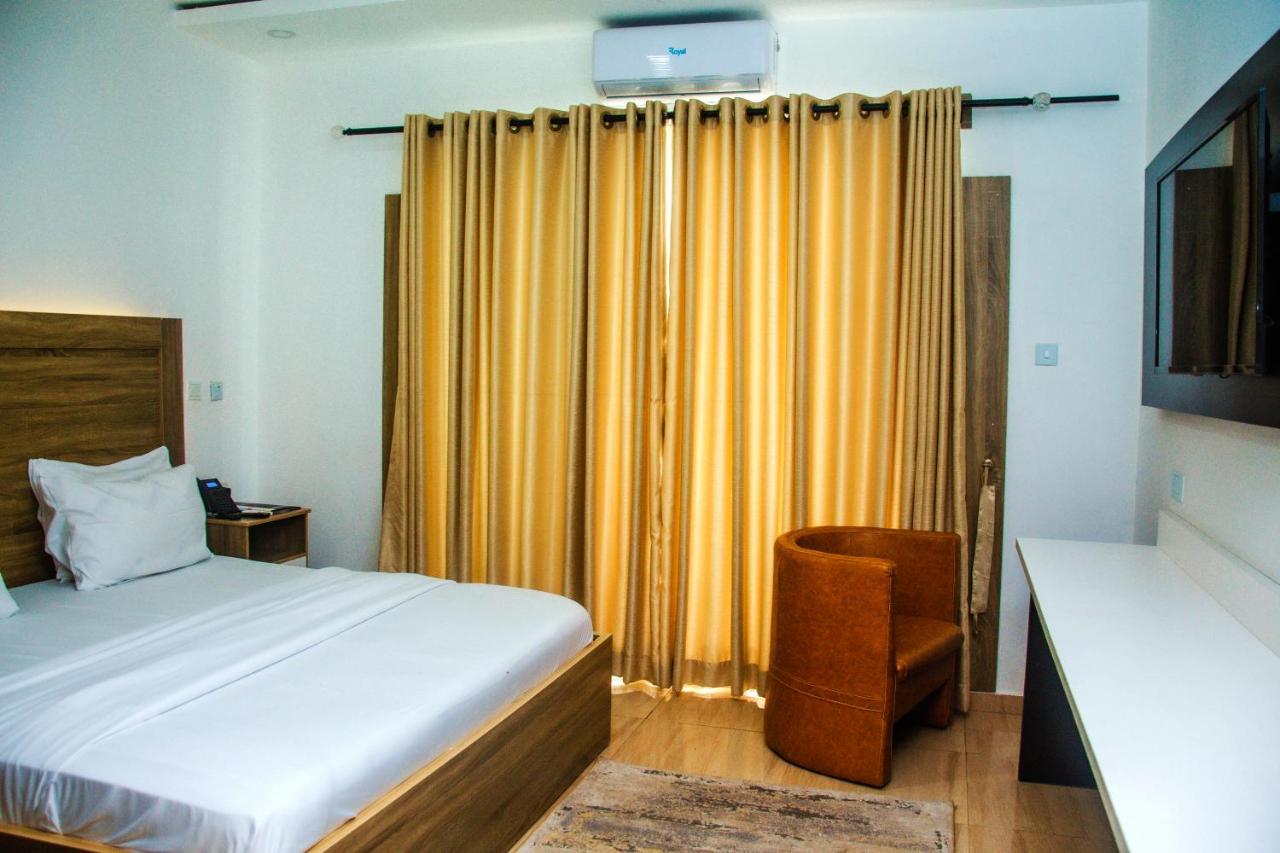 Hotel Capitol Ikeja Ngoại thất bức ảnh